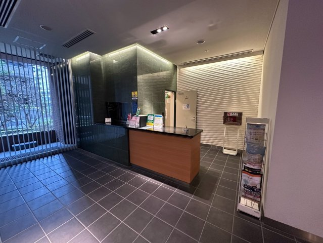 クロスレジデンス大阪新町のロビー
