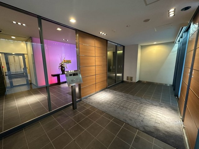 クロスレジデンス大阪新町のロビー