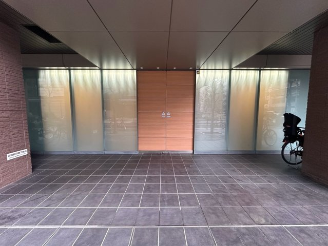 クロスレジデンス大阪新町のロビー