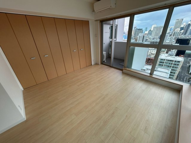 クロスレジデンス大阪新町の居間・リビング