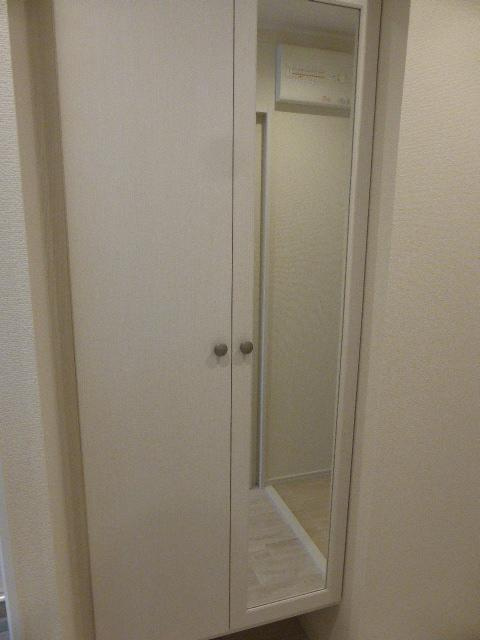 フィカーサ麗風の玄関