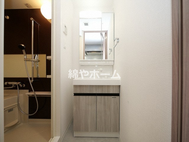 MJC大阪ラフィーネの洗面所|使いやすい洗面所です