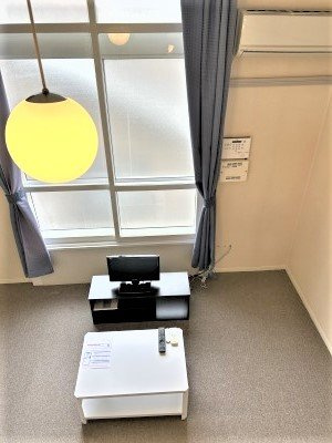 レオパレスモーニングライトの居間・リビング|こちらのリビングで趣味の時間をお楽しみください