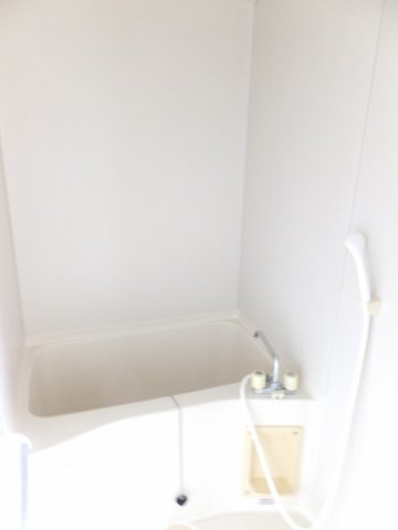 レオパレスラークスパー玉村の浴室|風呂、トイレ別