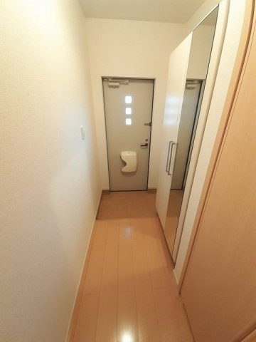 レグジー　Ⅰの玄関|収納もある玄関です