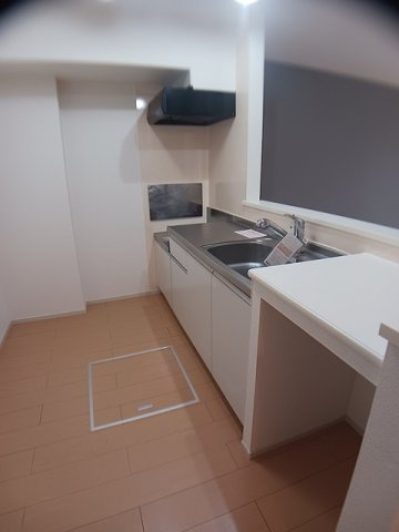 ヴァンクールのキッチン|コンパクトなキッチンで掃除もラクラク
