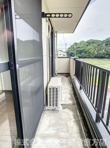 直方市大字植木の賃貸マンションのバルコニー