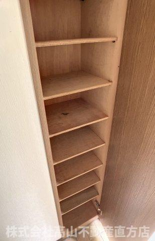 直方市大字植木の賃貸マンションの収納