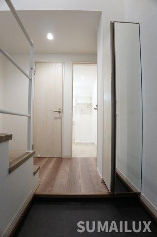 熊本市中央区黒髪２丁目のアパートの玄関