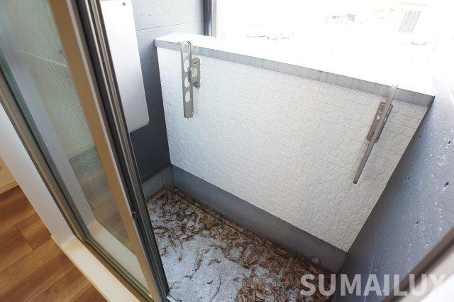 熊本市中央区黒髪２丁目のアパートのバルコニー