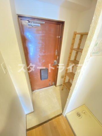 大阪市東淀川区東中島５丁目の賃貸マンションの玄関