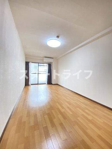 大阪市東淀川区東中島５丁目の賃貸マンションの居間・リビング