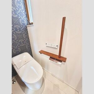 八剱町岩塚戸建のトイレ
