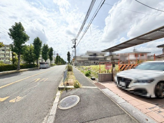 【前面道路含む現地写真】 | 原山台４丁　売土地　２区画 | お客様にとって最良のマイホームが見つかりますよう、イエストアが全力でお手伝いさせていただきます！