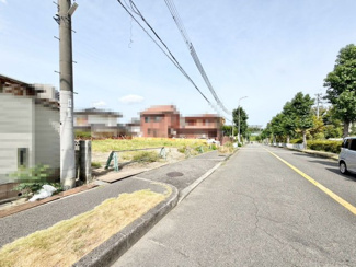 【前面道路含む現地写真】 | 原山台４丁　売土地　２区画 | コスモスまで約455ｍ！消耗品のお買い物にも便利ですよ！