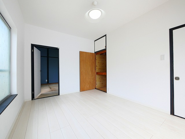 南登美ヶ丘　戸建ての洋室