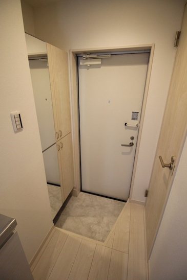 【玄関】ジュネス稲葉地町 