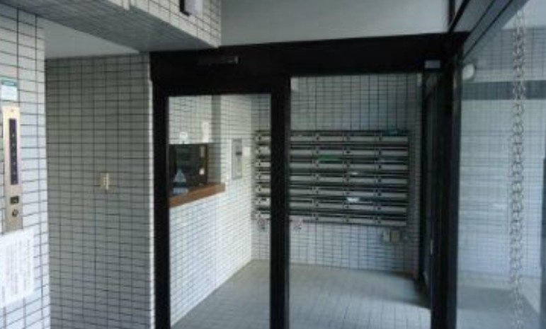 日神パレス新大塚のロビー
