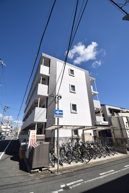 ｃｏｎｔｉｎｅｎｔ花影Ⅰのエントランス