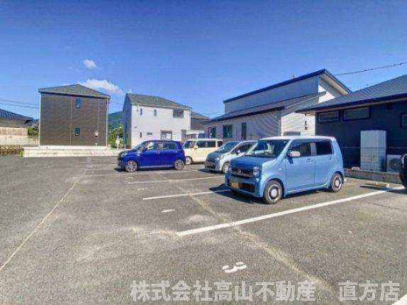 北九州市八幡西区楠橋東２丁目のアパートの駐車場