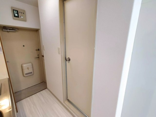 AP53 メゾン・ド・エスポワール404（板橋本町）の玄関|



