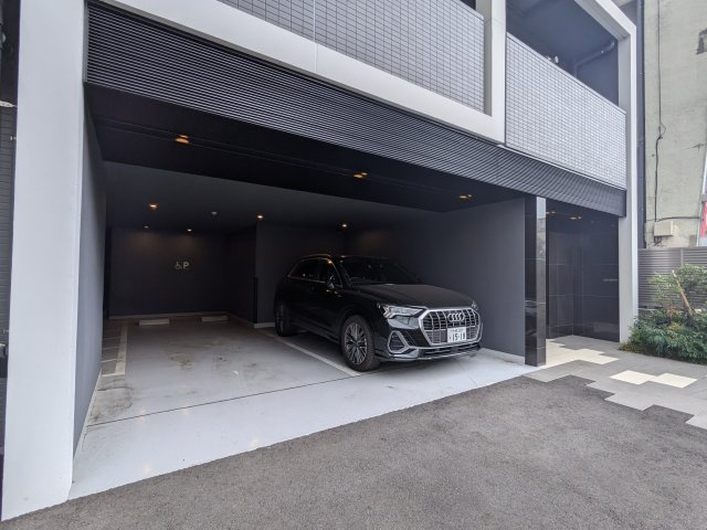 アジールコート板橋本町の駐車場