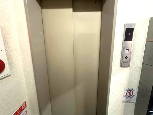 コーポステーションサイドコシべのロビー