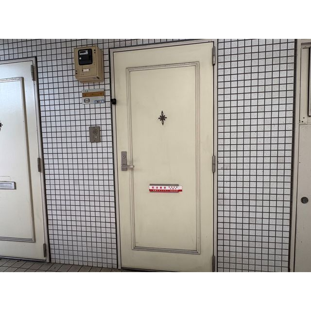プールパール小豆沢の玄関