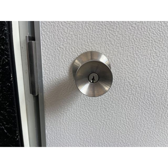 メゾンクレセールの玄関