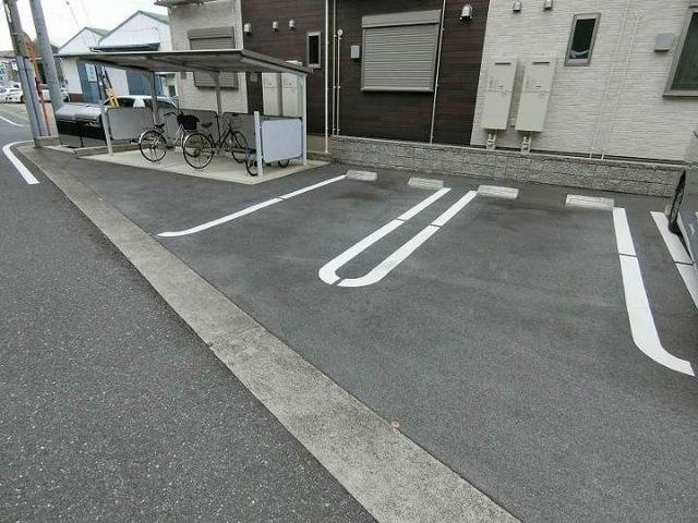 ニコニコヒルズの駐車場
