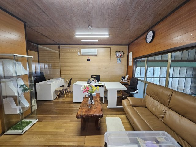 西保末倉庫の内装