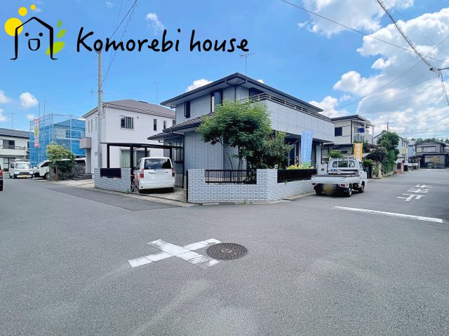 伊奈町栄4丁目　中古戸建の前面道路含む現地写真|8/10撮影