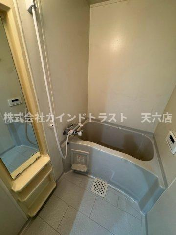 コスモグラシティ梅田東の浴室|落ち着いた空間のお風呂です