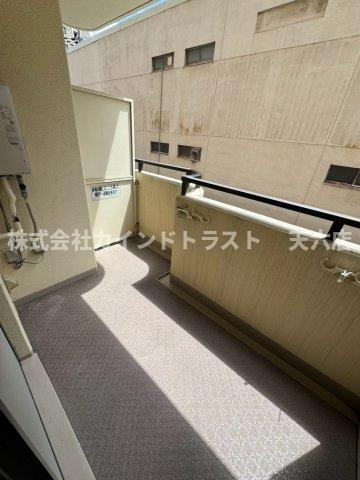 コスモグラシティ梅田東のバルコニー|暖かな日差しのふりそそぐバルコニー