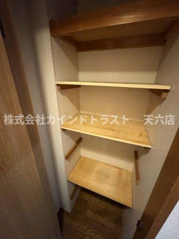 コスモグラシティ梅田東の収納|小物を収納するのに便利です
