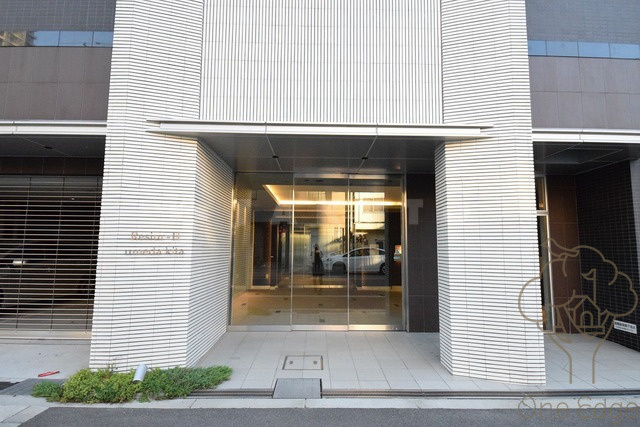 レジュールアッシュ梅田北のエントランス