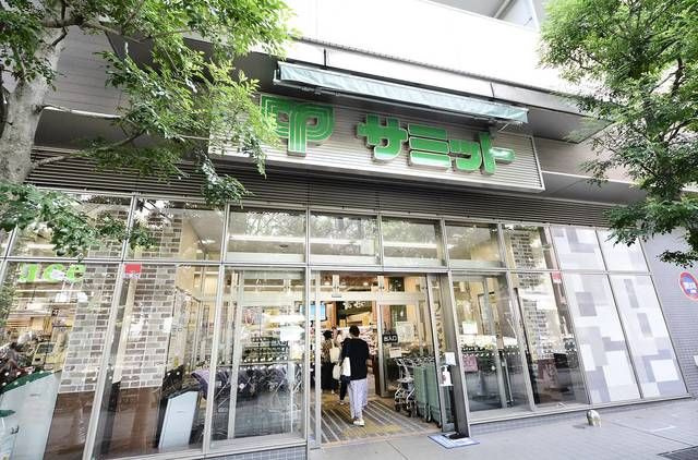 メゾン・ド・ロッシェの周辺