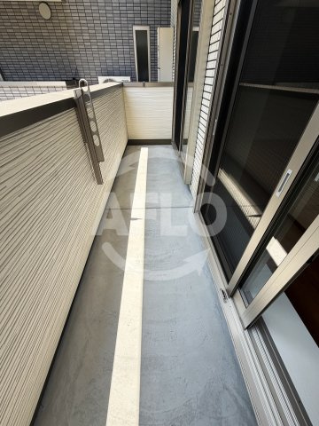 TRICERA Courtのバルコニー|TRICERA Court　バルコニー