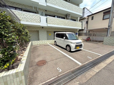 【駐車場】 | グラン・ドムール美章園 | ☆３ＬＤＫの暮らしやすいお住まい☆テレワークのお仕事部屋、子供部屋等、ライフスタイルや家族構成に合わせて多目的にご使用いただけます♪