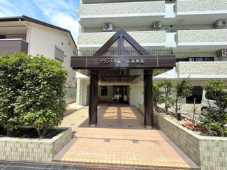【エントランス】 | グラン・ドムール美章園 | 【南東角部屋】日当たり・通風良好！たっぷりの陽光に包まれる明るい住まい！ぜひ現地でお確かめください♪