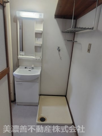 ６７２５２　パビリオン梅林苑の独立洗面台