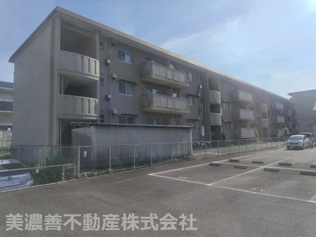 ６７２５２　パビリオン梅林苑の外観