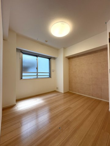Live Lightly in Fujisawa.  身軽に暮らす、藤沢。の洋室