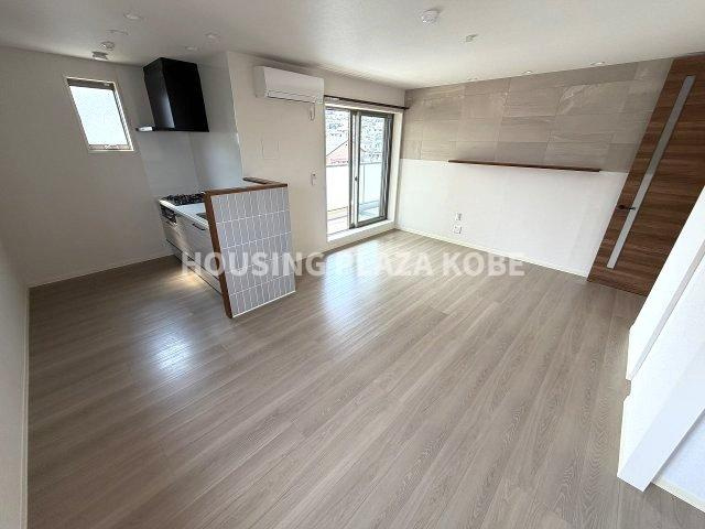 神戸市長田区宮川町４丁目の賃貸マンションの居間・リビング