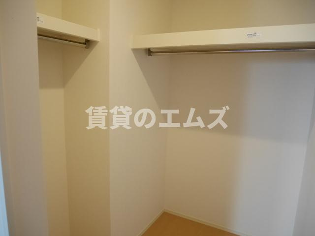 【収納】 | Ｄ－room空港南 | Ｄ－room空港南のウォークインクローゼット