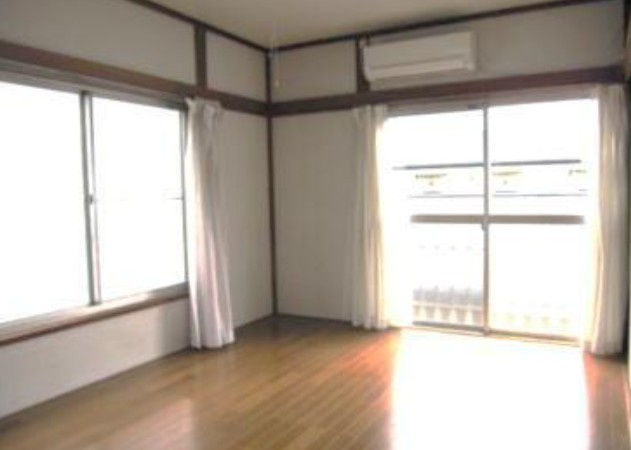 パームハイツの居間・リビング