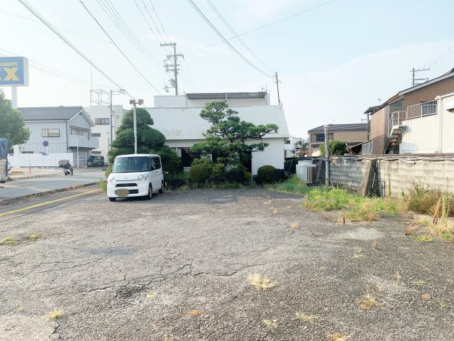 【駐車場】