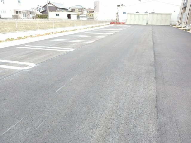 プリムローズの駐車場