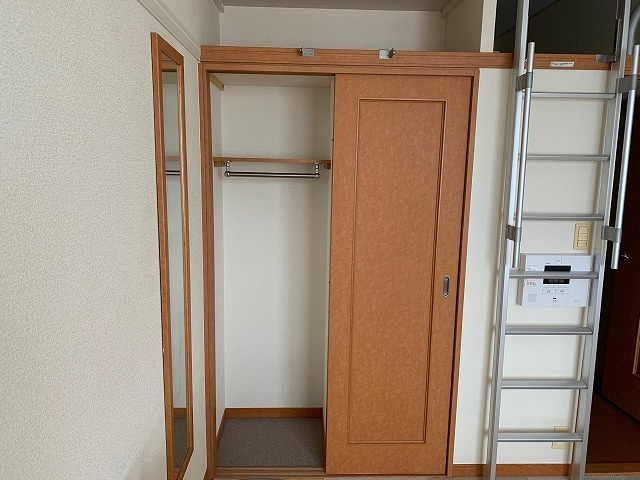 レオパレスアードゥラー の収納