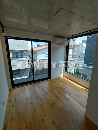 【寝室】 | ｔｒｉａｓ５３１ | 落ち着いて過ごせるお部屋なので、寝室にいかがでしょうか